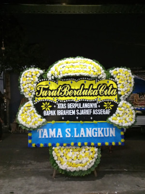 Papan Bunga Duka di Moyag Tampoan